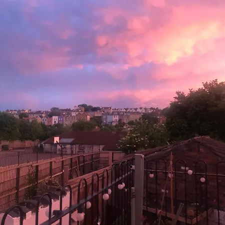 The Cottage, Ashfield Place Bed and Breakfast Μπρίστολ