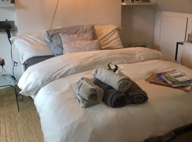 The Cottage, Ashfield Place *